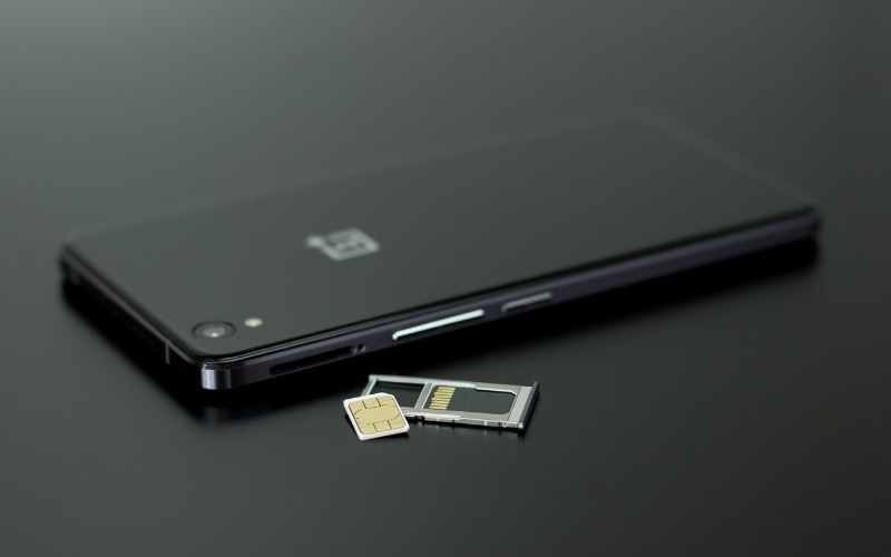 Phôi SIM không tương thích với iPhone cũng làm xuất hiện lỗi